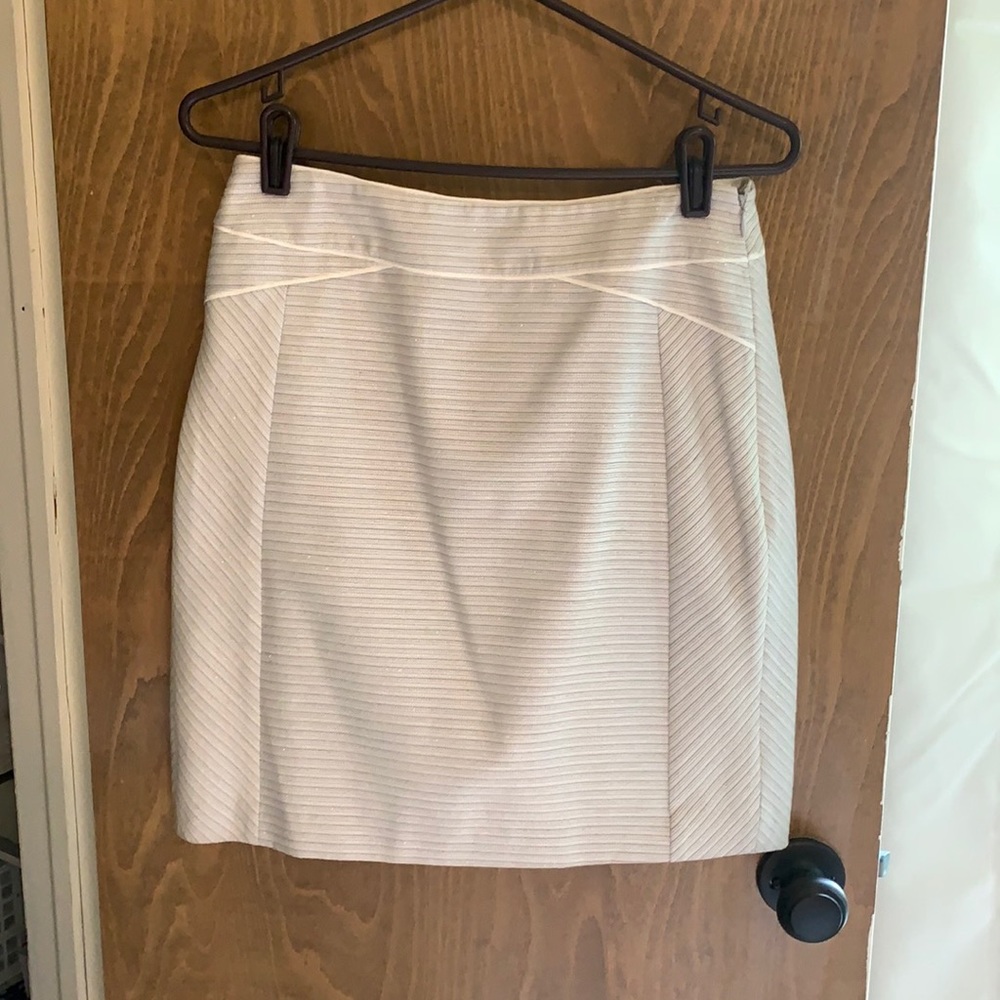 WHBM Silver and white stripped pencil skirt